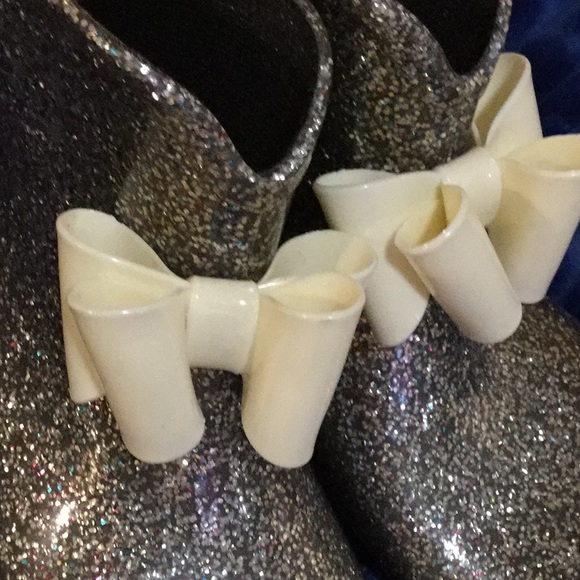 Rain boots! - Picture 5 of 5